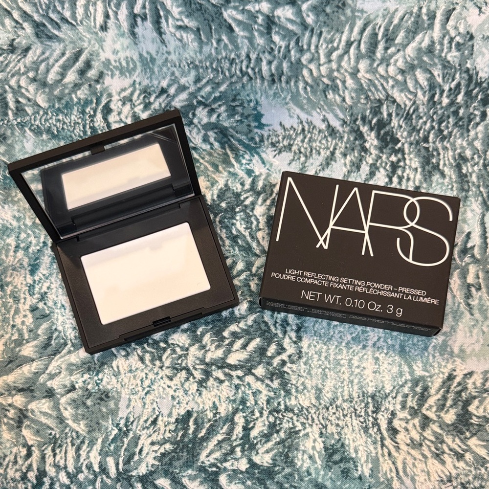 NIB NARS Light Reflecting Setting Powder - Pressed, Translucent Crystal